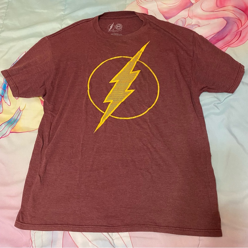 DC ORIGINALS The Flash logo red with yellow lighting tshirt vtg graphic tee